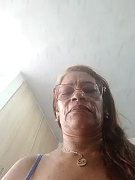 BustyMilf_'s cam snapshot