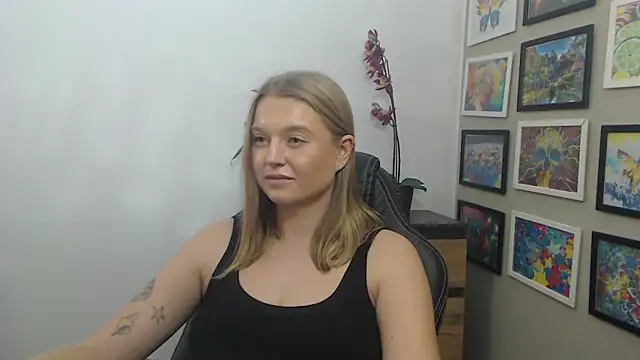 Mysteryerica's cam snapshot