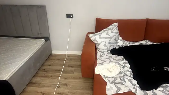 Ur_neighbor_Kira's cam snapshot