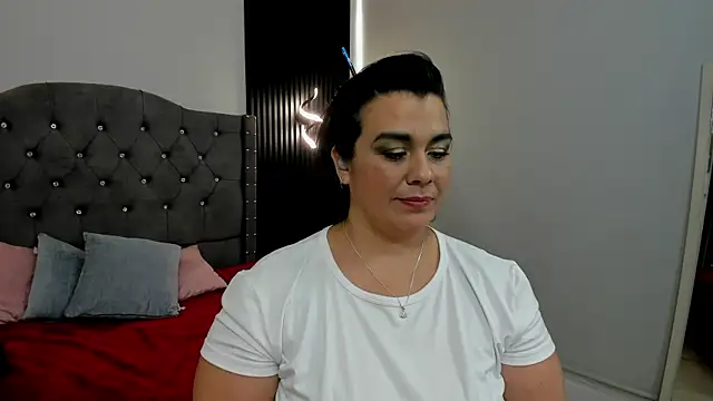 martina_foxy_'s cam snapshot