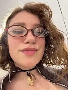 lucy-joy's cam snapshot