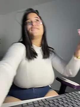 tati_reyess's cam snapshot