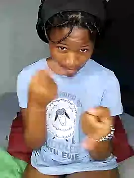 SmashingLucia's cam snapshot