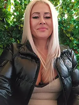 MILFBARBY live sex cam