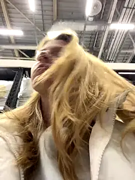 MaryHiggins live sex cam