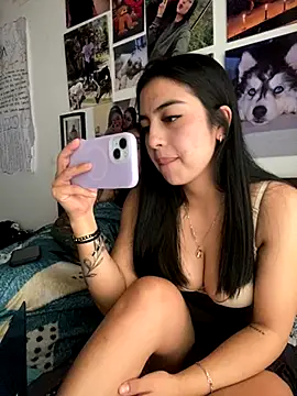 PamelaFtMia's cam snapshot