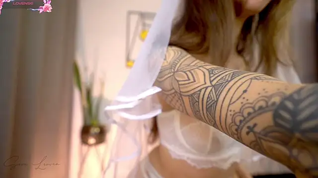 sara-lauren's cam snapshot