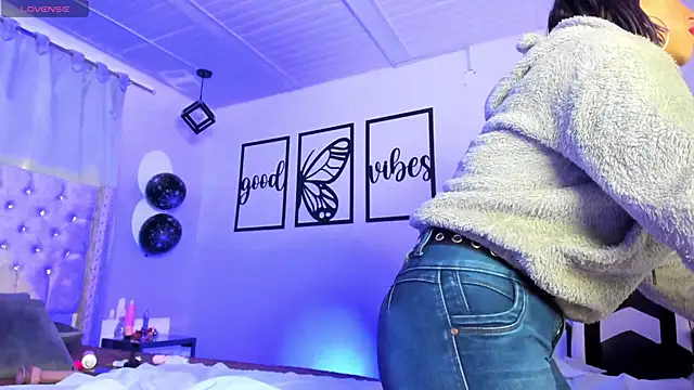 nicolee_millerr's cam snapshot