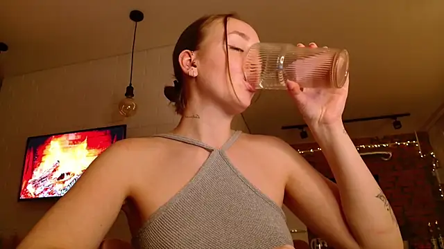 WhitePrincessLuna's cam snapshot