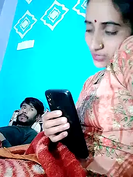 bold-couple live sex cam