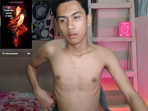 RoyalBlooded_Guy69x's cam snapshot