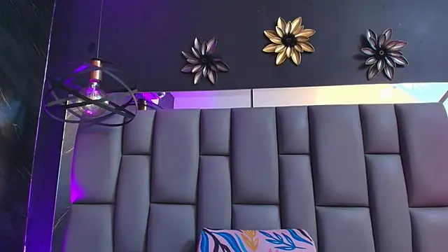 _MiaBrown_'s cam snapshot