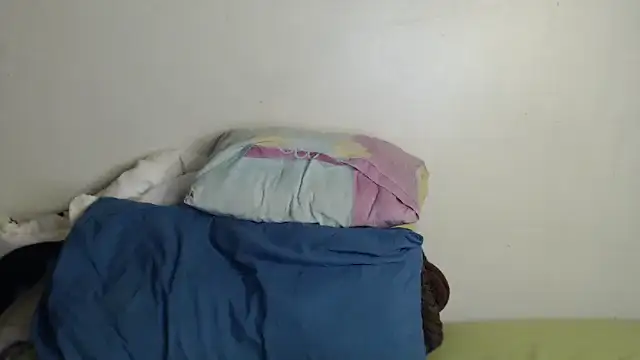 Yolaqueen04's cam snapshot