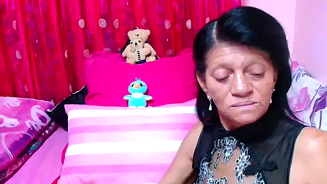 SLUTTYROXY's cam snapshot