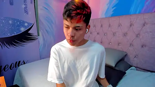 MaxiWildd live sex cam