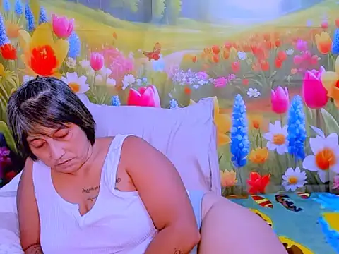 indianroxy's cam snapshot