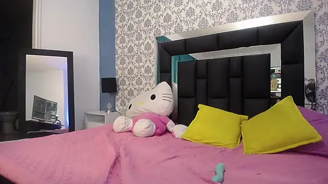 cute_laira's cam snapshot