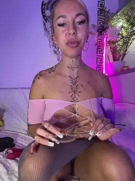 CheekyChels's cam snapshot