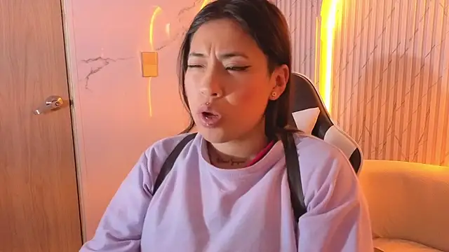 hollypeyton1_tp's cam snapshot