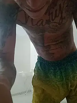 Bieelzinn01 live sex cam