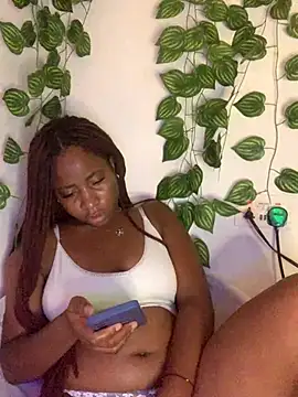 MISSMAYMADMYDAY's cam snapshot