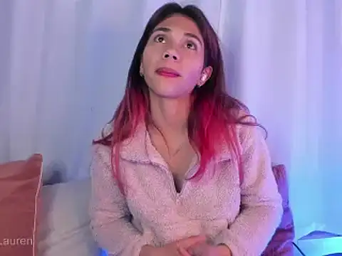 Laurenn_2's cam snapshot