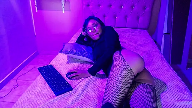 valkiry_'s cam snapshot