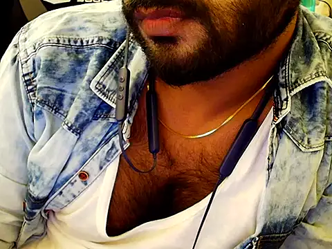 RuvoxXneXo live sex cam