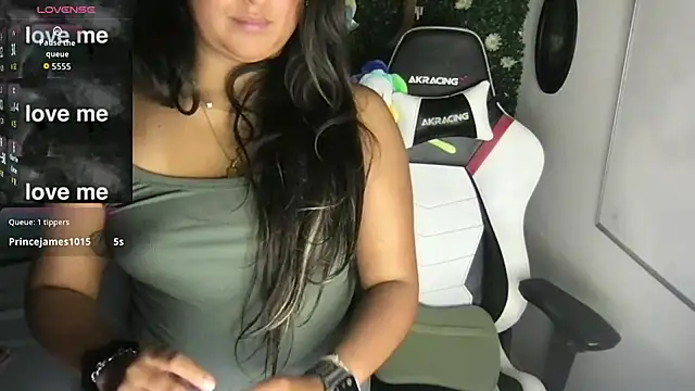 Daisysummersuee's cam snapshot