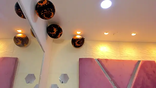 Charlotte_Ice1's cam snapshot