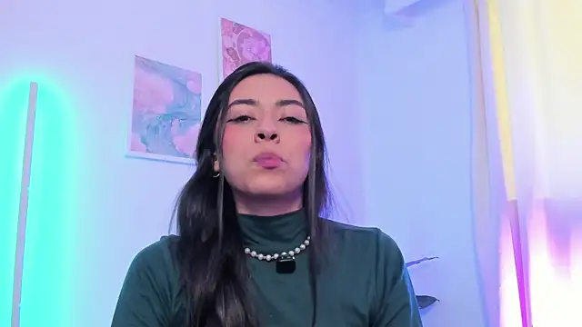 canelleGarces's cam snapshot