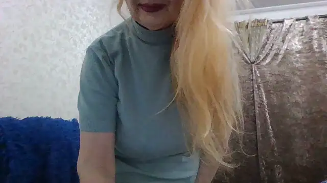 CarlyTreat live sex cam