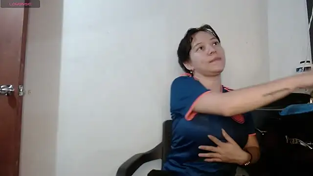 Damara_Rolands-'s cam snapshot