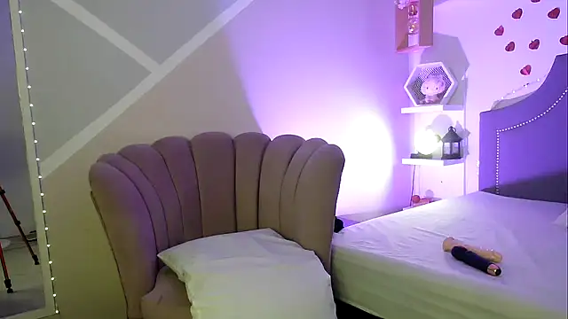 pocahontamoon's cam snapshot