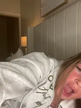 SexyWillowUk's cam snapshot