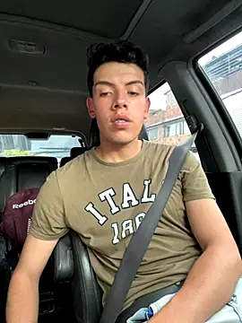 mattebret11 live sex cam