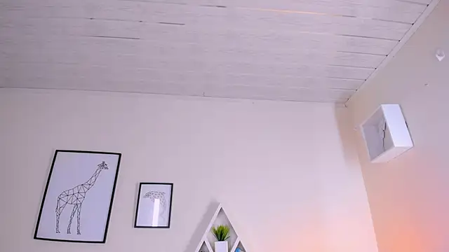 LusyKitty's cam snapshot