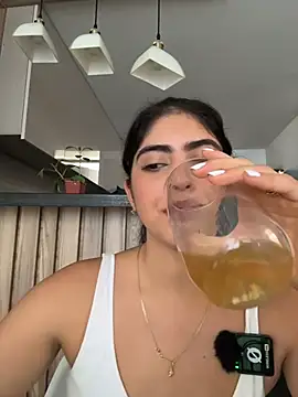 Gaby_zahir_'s cam snapshot