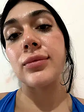 LaanaCooper live sex cam