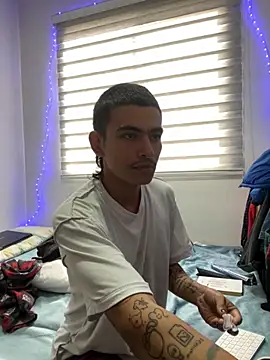 sorry-mom69's Stripchat show and profile