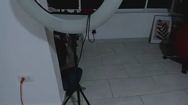 NhoanBrunette's cam snapshot