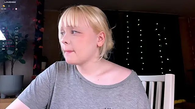 LisaLaas live sex cam