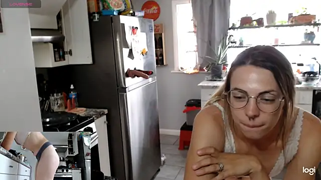 KierBearKisses live sex cam