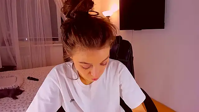 MiaPrecious's cam snapshot