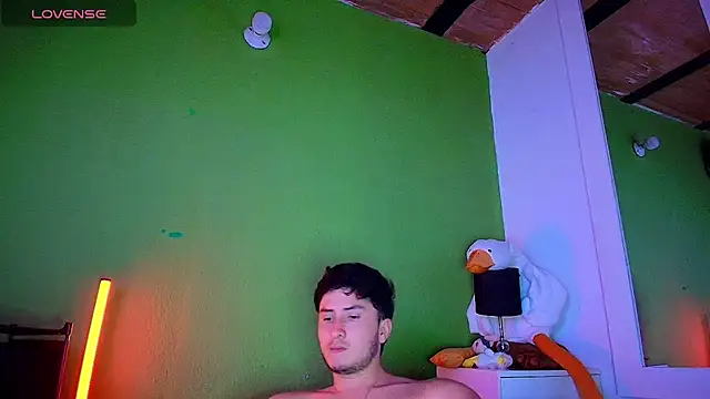 santyago_taylor's cam snapshot