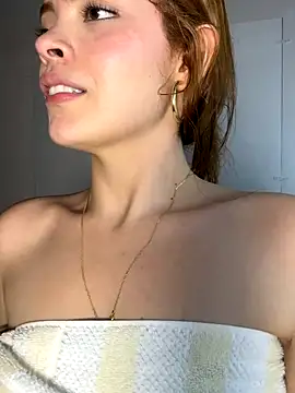 Bleer_Rousse's cam snapshot