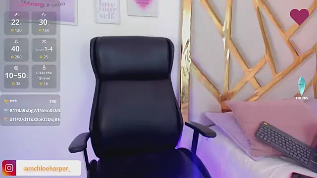 ChloeHarper_'s cam snapshot