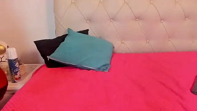 oliver_price1's cam snapshot