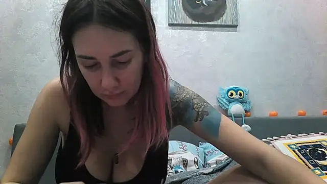 BlueXOwl's cam snapshot