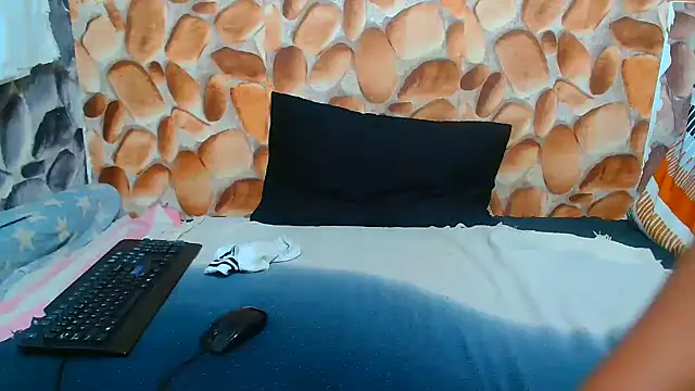 AfricanBigAssxx98's cam snapshot